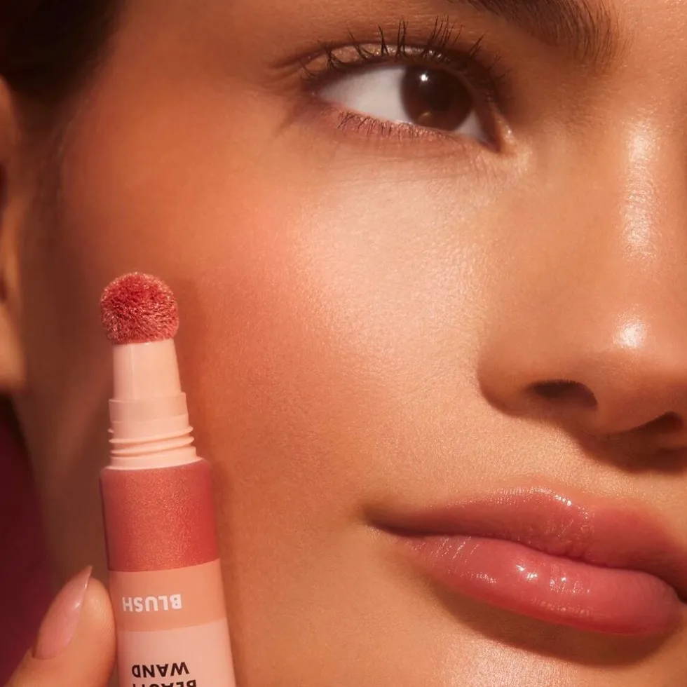 e.l.f. Halo Glow Magic Hour Beauty Wand Blush