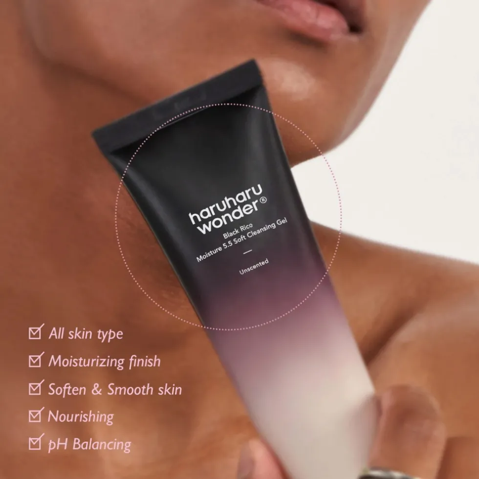 Haruharu wonder Black Rice Moisture 5.5 Soft Cleansing Gel
