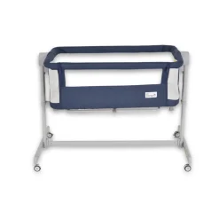 Moni Pengy Blue Wieg aan Bed